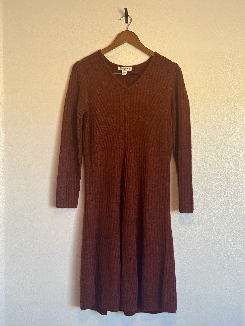 Cable-Knit V-Neck Long Sleeve Dress in Rust